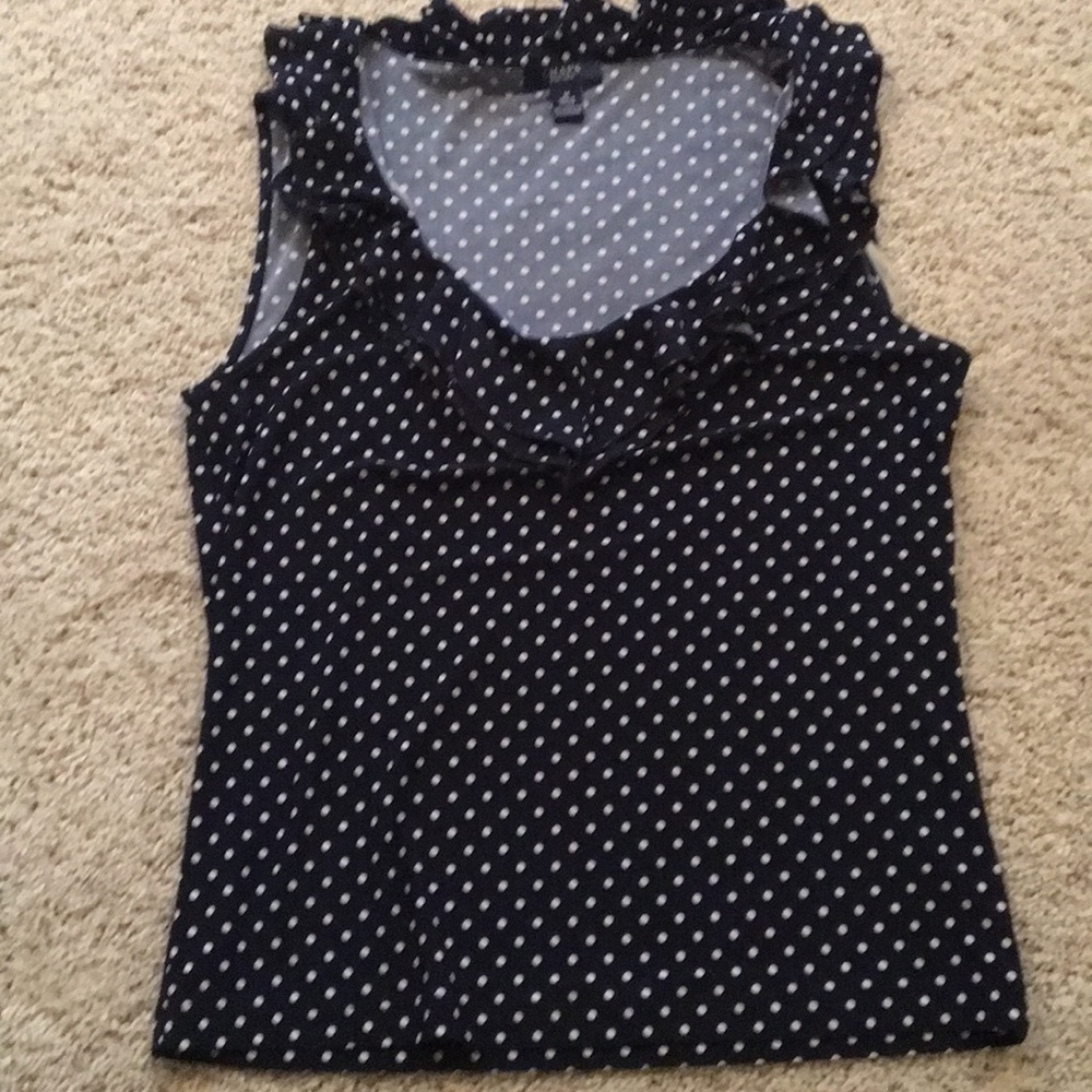 Sleeveless ruffle V neck top